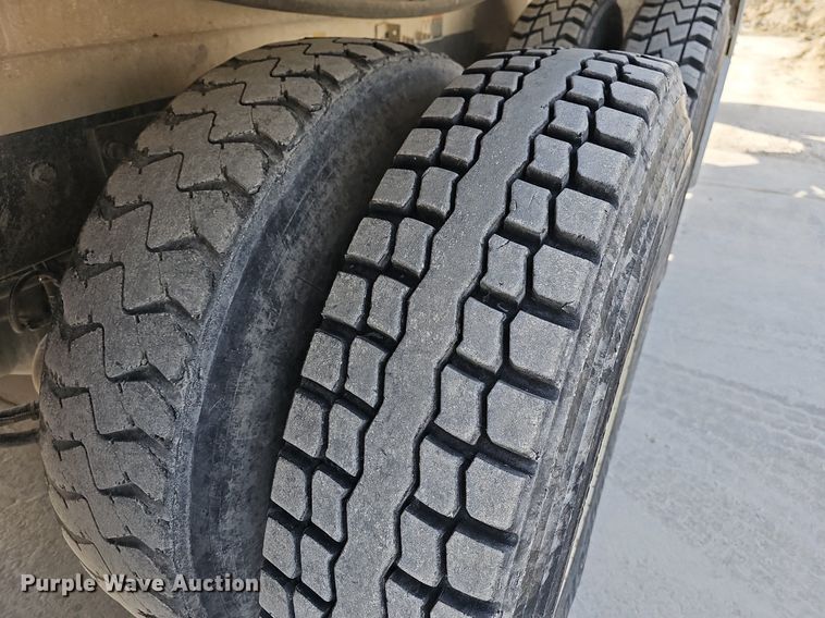 image for item LW9566 2015 Kenworth W900  ready mix truck