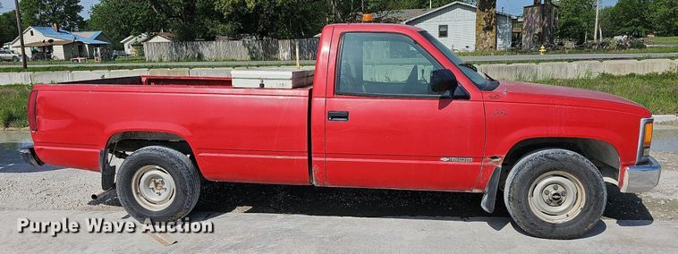 image for item LW9568 1994 Chevrolet C1500  pickup truck
