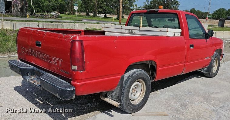 image for item LW9568 1994 Chevrolet C1500  pickup truck