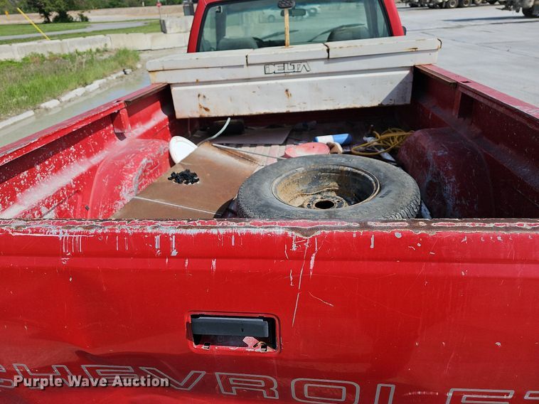 image for item LW9568 1994 Chevrolet C1500  pickup truck