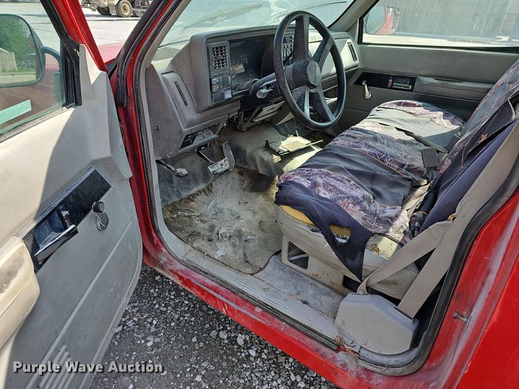 image for item LW9568 1994 Chevrolet C1500  pickup truck