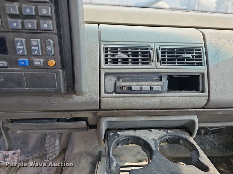 image for item LW9568 1994 Chevrolet C1500  pickup truck