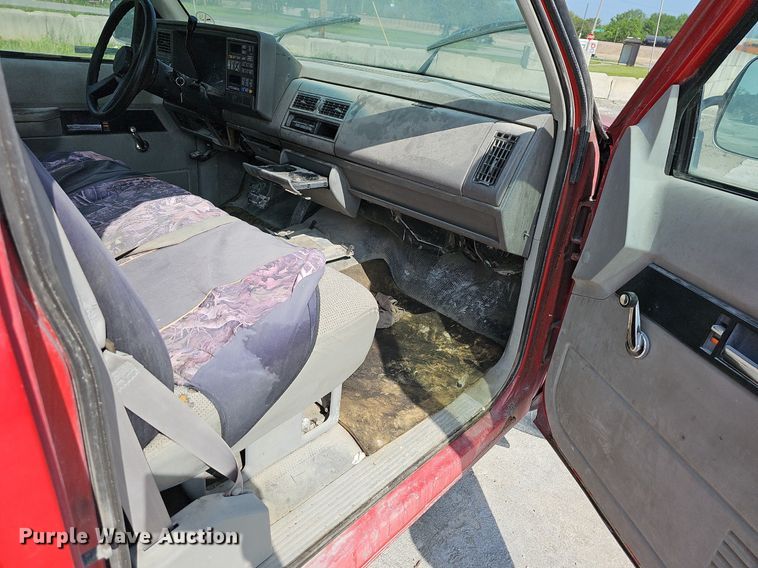 image for item LW9568 1994 Chevrolet C1500  pickup truck