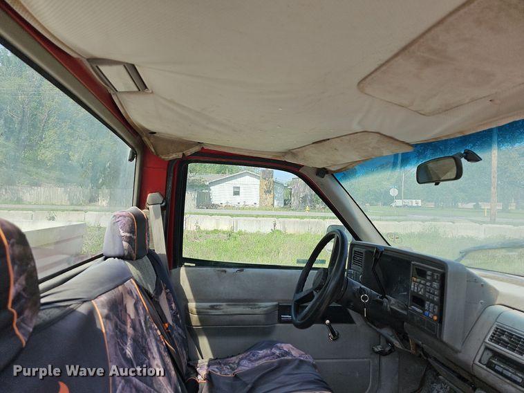 image for item LW9568 1994 Chevrolet C1500  pickup truck