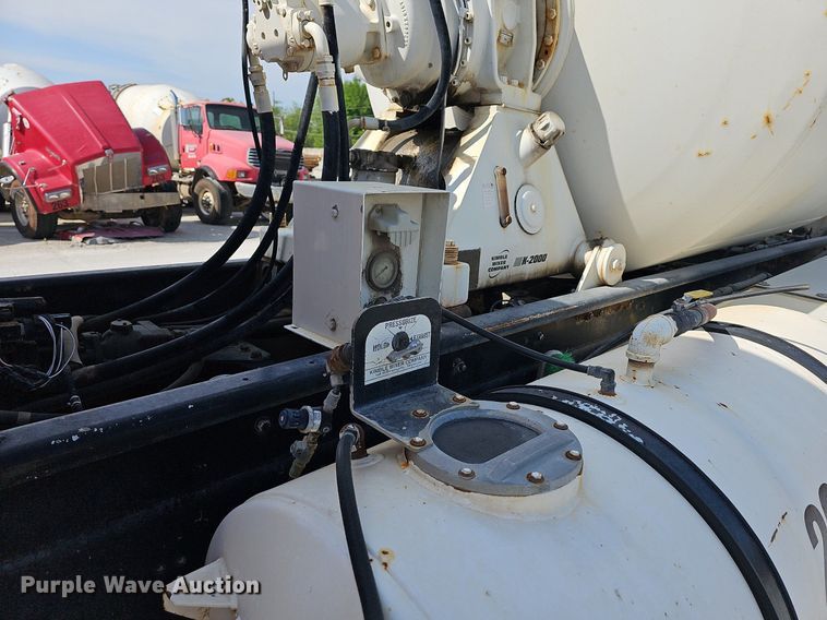 image for item LW9570 2005 Kenworth W900  ready mix truck