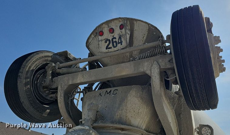 image for item LW9570 2005 Kenworth W900  ready mix truck