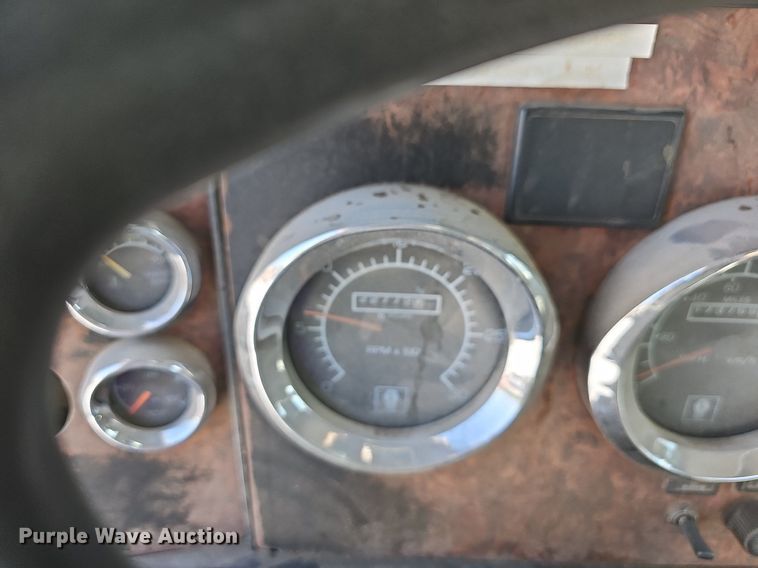 image for item LW9570 2005 Kenworth W900  ready mix truck