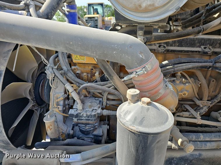 image for item LW9570 2005 Kenworth W900  ready mix truck