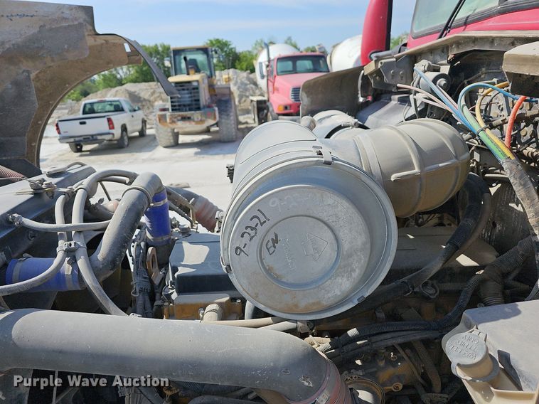 image for item LW9570 2005 Kenworth W900  ready mix truck