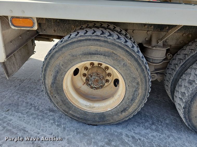 image for item LW9570 2005 Kenworth W900  ready mix truck