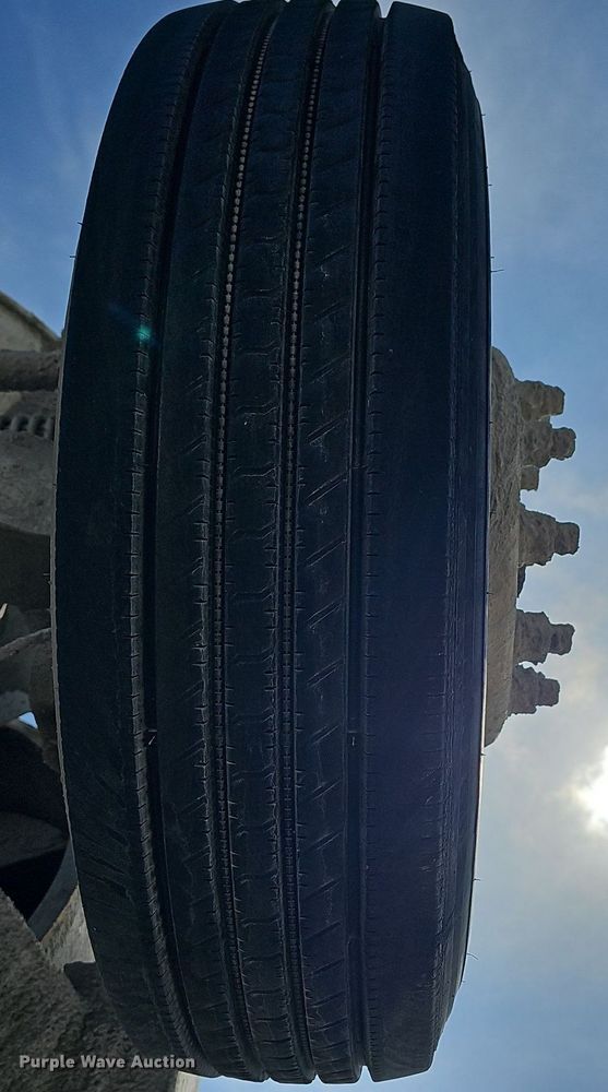 image for item LW9570 2005 Kenworth W900  ready mix truck