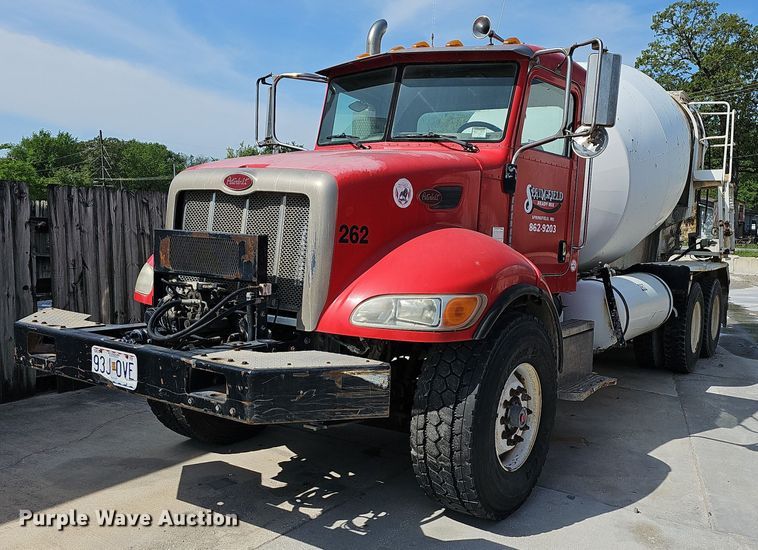 image for item LW9571 2006 Peterbilt 335  ready mix truck