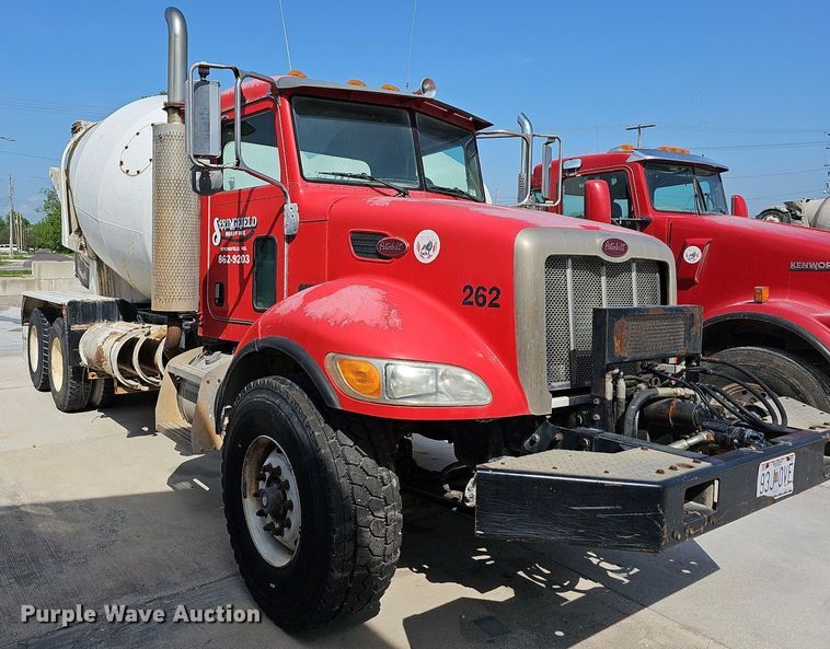 image for item LW9571 2006 Peterbilt 335  ready mix truck