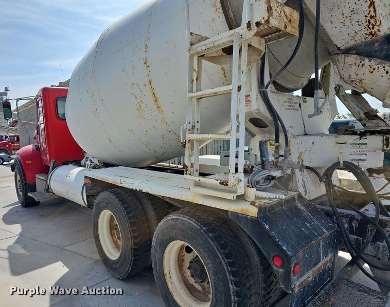 image for item LW9571 2006 Peterbilt 335  ready mix truck
