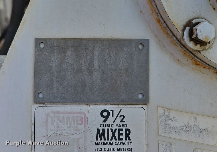 image for item LW9571 2006 Peterbilt 335  ready mix truck