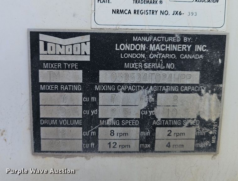 image for item LW9571 2006 Peterbilt 335  ready mix truck