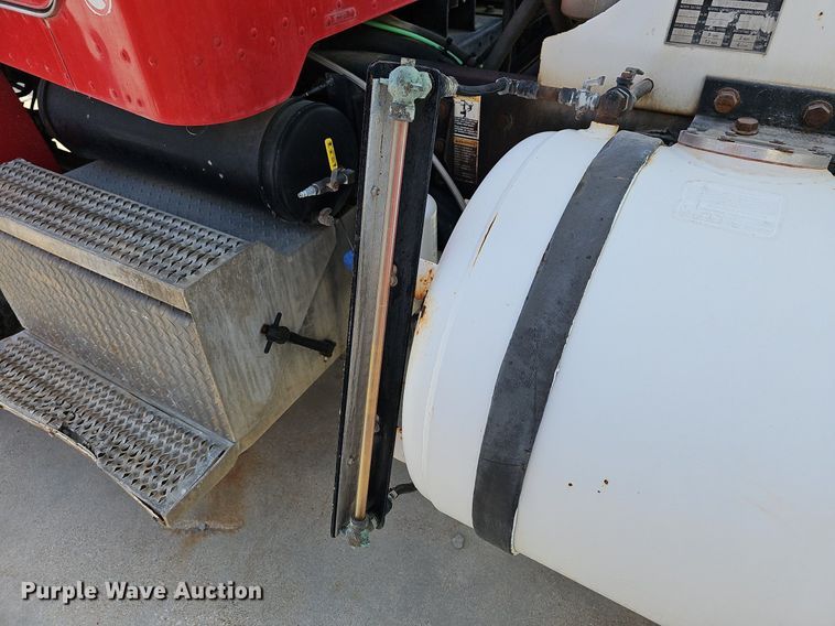 image for item LW9571 2006 Peterbilt 335  ready mix truck