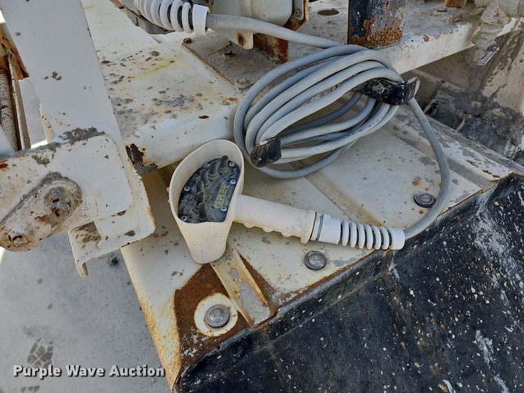 image for item LW9571 2006 Peterbilt 335  ready mix truck