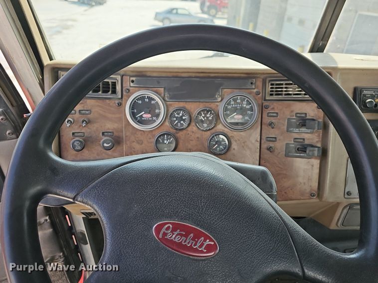 image for item LW9571 2006 Peterbilt 335  ready mix truck