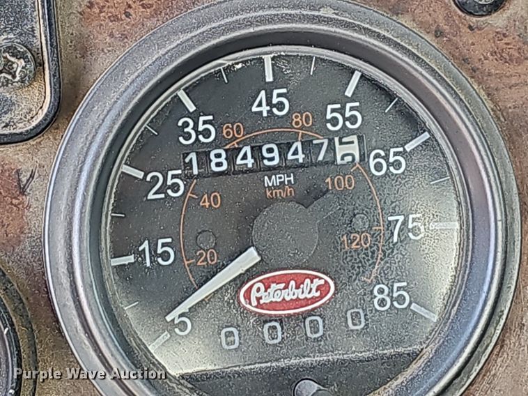 image for item LW9571 2006 Peterbilt 335  ready mix truck