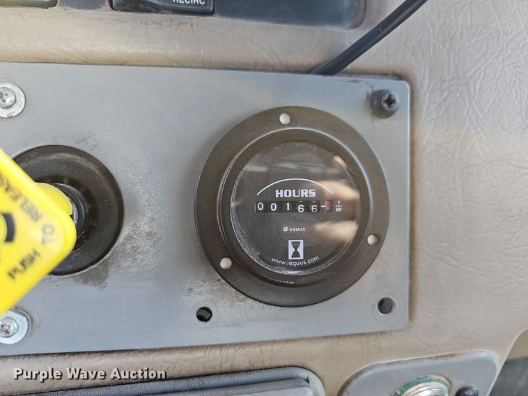 image for item LW9571 2006 Peterbilt 335  ready mix truck