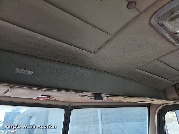 image for item LW9571 2006 Peterbilt 335  ready mix truck