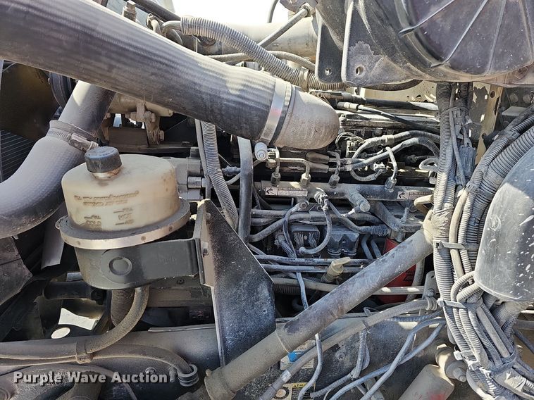 image for item LW9571 2006 Peterbilt 335  ready mix truck