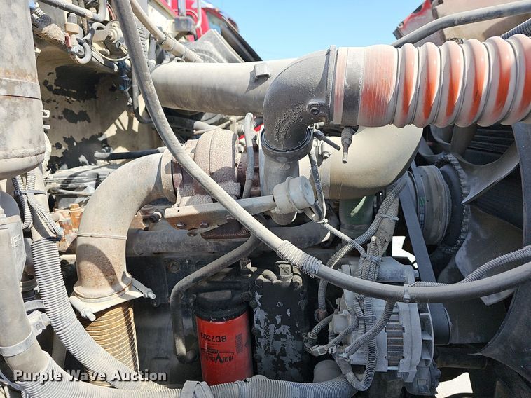 image for item LW9571 2006 Peterbilt 335  ready mix truck