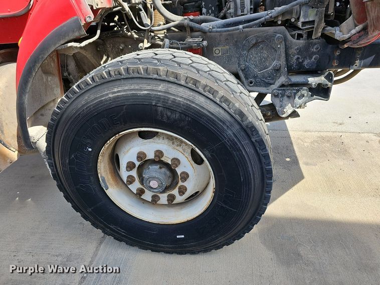 image for item LW9571 2006 Peterbilt 335  ready mix truck