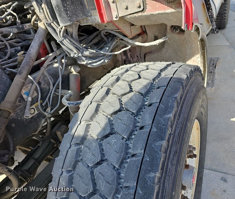 image for item LW9571 2006 Peterbilt 335  ready mix truck