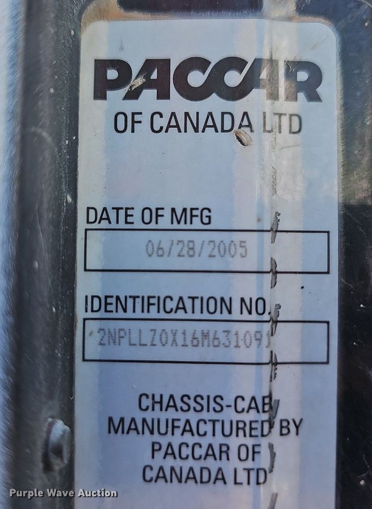 image for item LW9571 2006 Peterbilt 335  ready mix truck