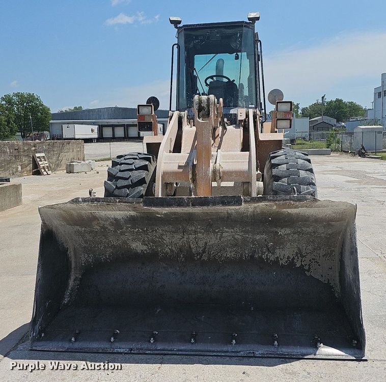 image for item LW9573 1996 Case 621B  wheel loader