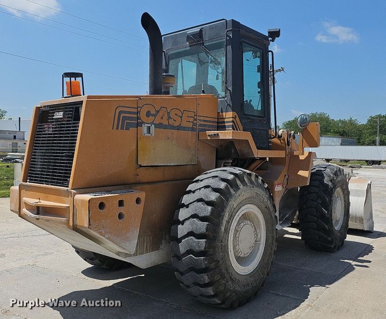 image for item LW9573 1996 Case 621B  wheel loader