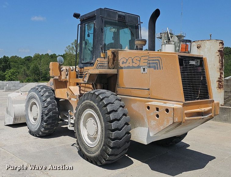 image for item LW9573 1996 Case 621B  wheel loader
