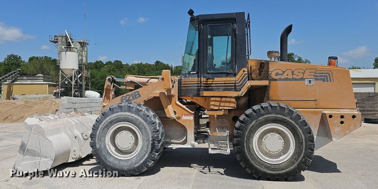 image for item LW9573 1996 Case 621B  wheel loader