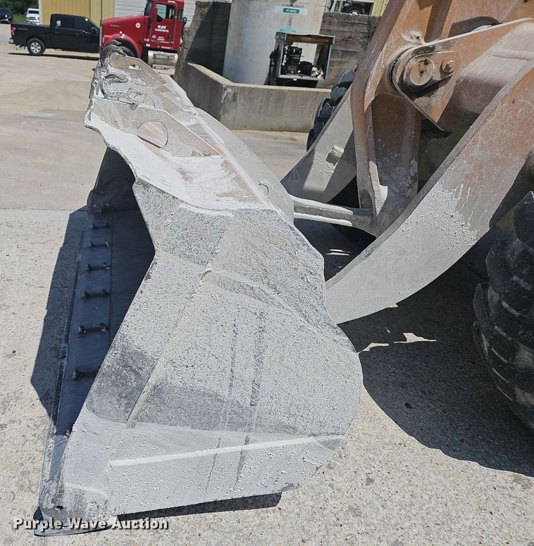 image for item LW9573 1996 Case 621B  wheel loader