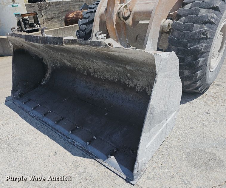 image for item LW9573 1996 Case 621B  wheel loader