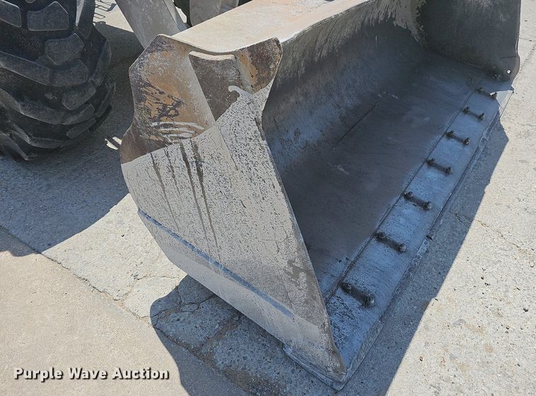 image for item LW9573 1996 Case 621B  wheel loader