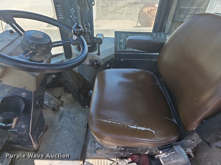 image for item LW9573 1996 Case 621B  wheel loader