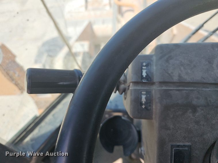 image for item LW9573 1996 Case 621B  wheel loader