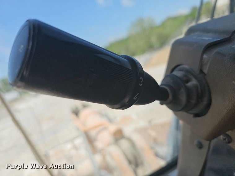 image for item LW9573 1996 Case 621B  wheel loader