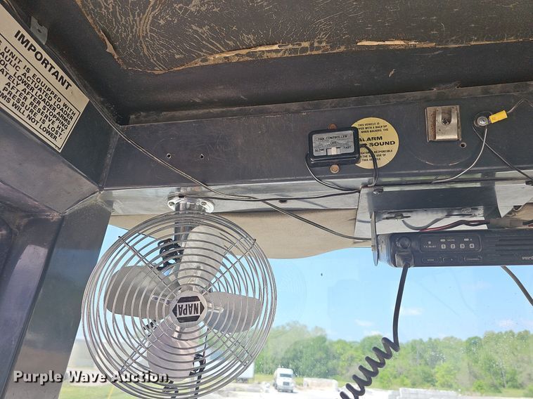 image for item LW9573 1996 Case 621B  wheel loader