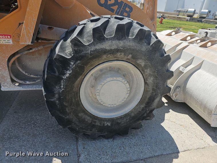image for item LW9573 1996 Case 621B  wheel loader