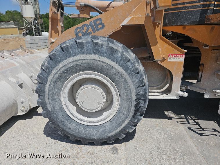 image for item LW9573 1996 Case 621B  wheel loader