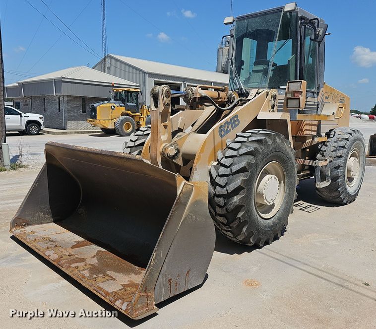 image for item LW9574 1999 Case 621B  wheel loader