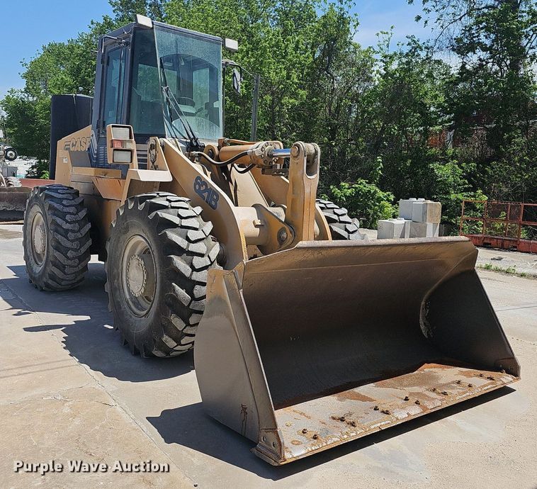 image for item LW9574 1999 Case 621B  wheel loader
