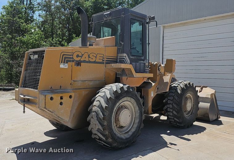 image for item LW9574 1999 Case 621B  wheel loader