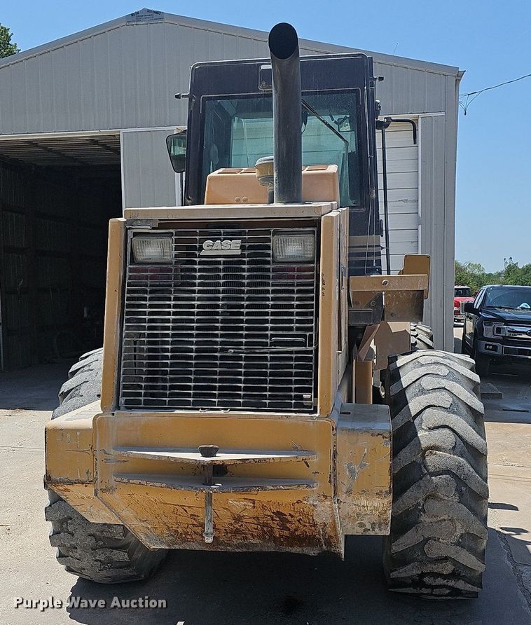 image for item LW9574 1999 Case 621B  wheel loader