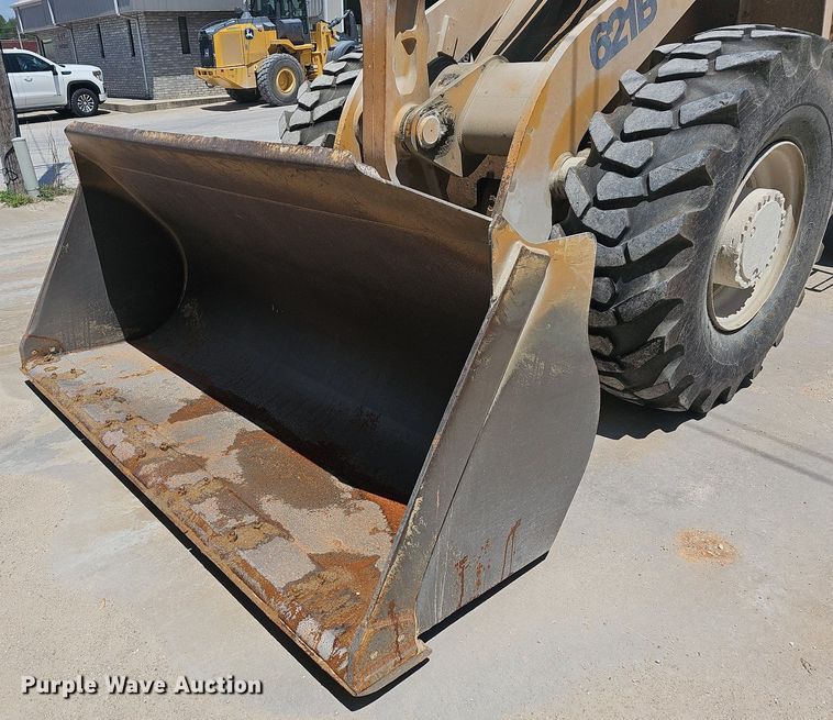 image for item LW9574 1999 Case 621B  wheel loader