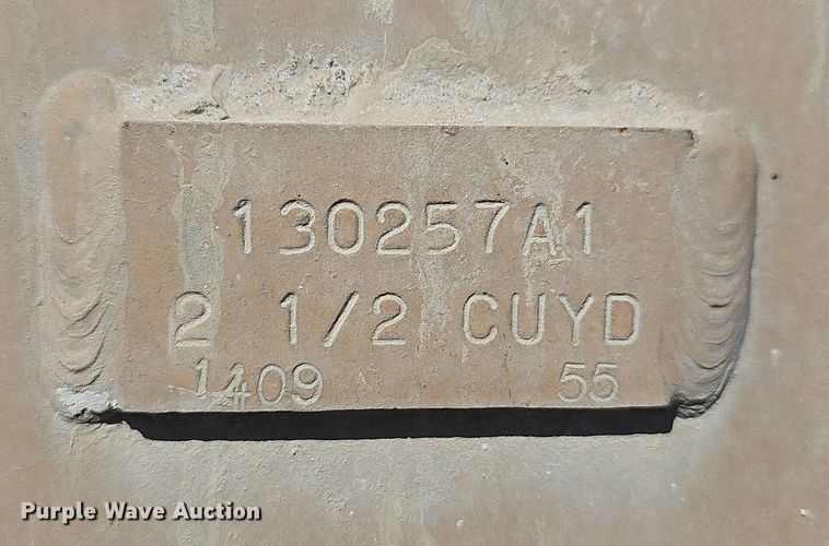 image for item LW9574 1999 Case 621B  wheel loader